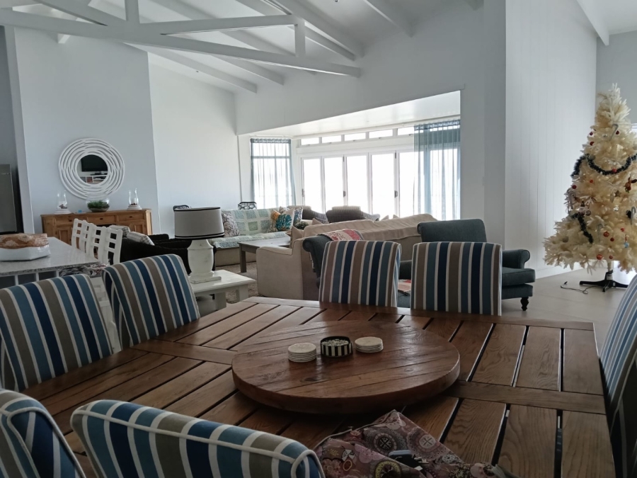 6 Bedroom Property for Sale in Wavecrest Eastern Cape